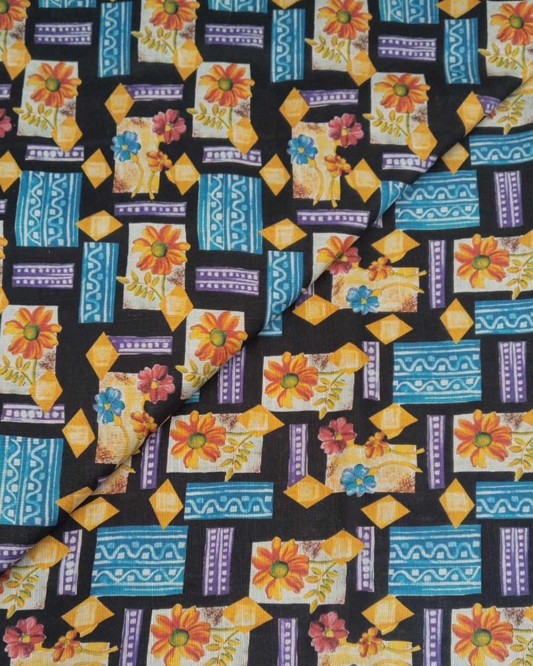 Printed Khaddar-PK1020. Rs250/yard
3yards shirt 750--- 5yards suit 1250