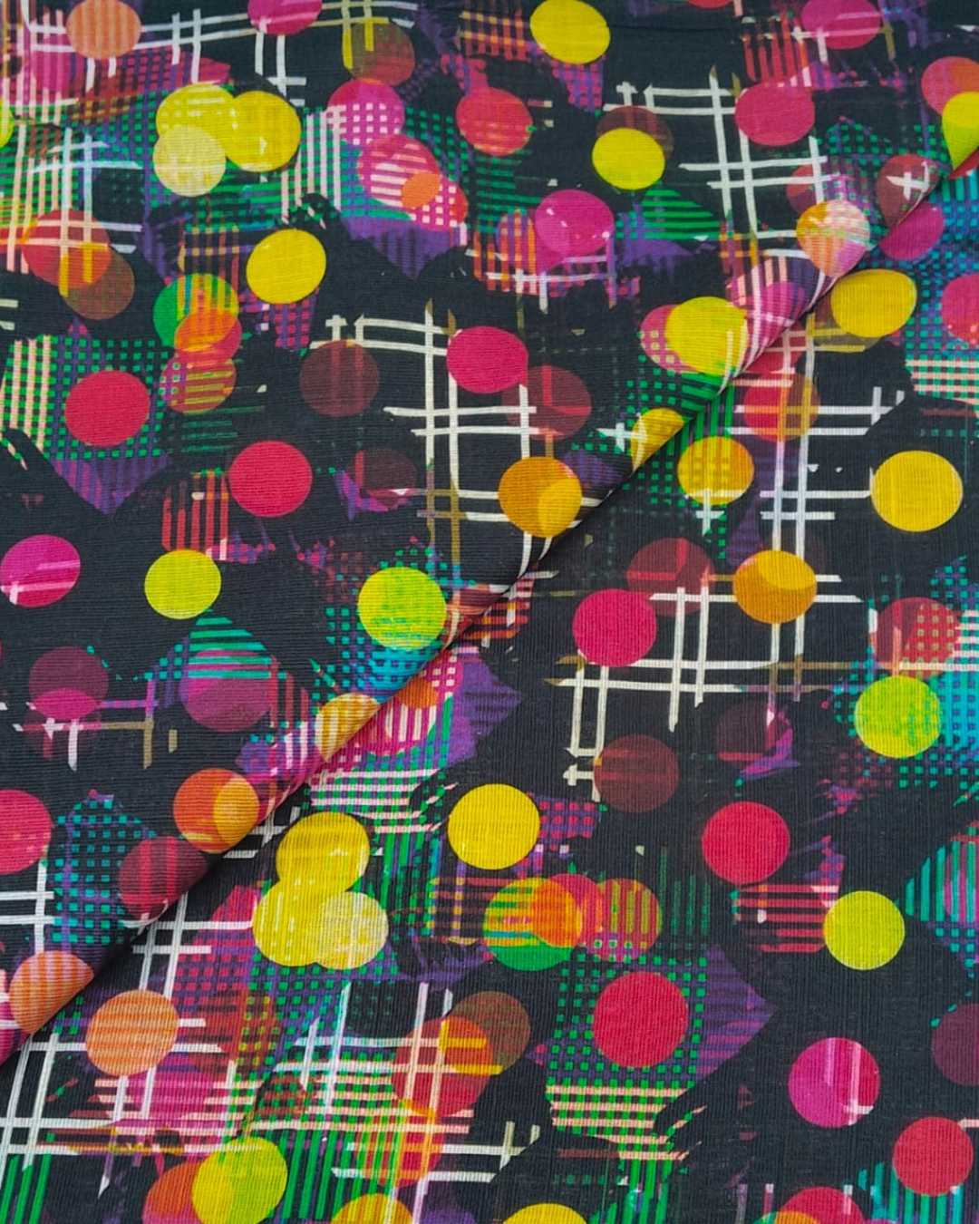 Printed Khaddar-PK1039. Rs250/yard
3yards shirt 750--- 5yards suit 1250