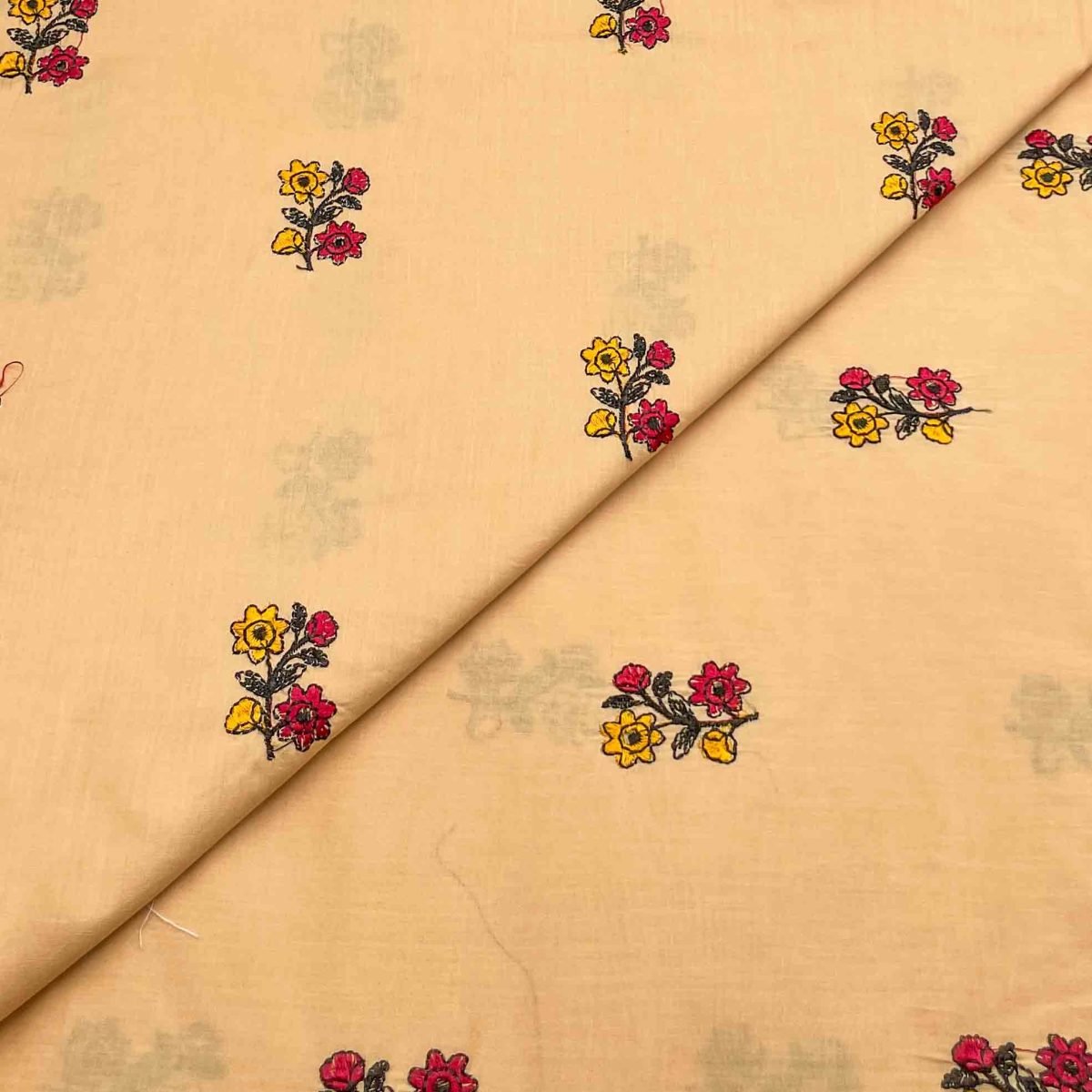 Embroidered Lawn 2PC - Image 2