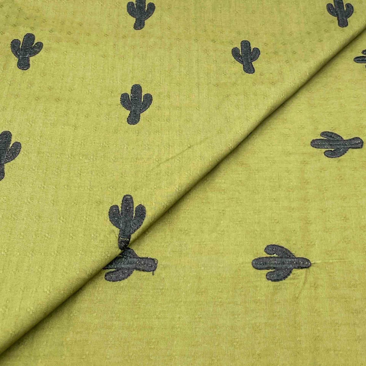 Lawn Emb D12090 <br> <b>Rs 649.00/yard<b>